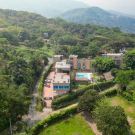 Hotel Natural Hill's by H&R，位于比列塔的酒店