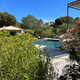 Hotel les jardins Sta Giulia avec piscine,位于维琪奥港的酒店