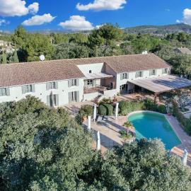 Hotel La Bastide d'Eygalières，位于埃加利埃的酒店