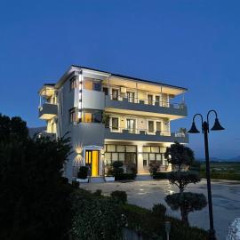 Hotel Selfo,位于吉诺卡斯特的酒店