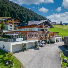 Hotel Garni Krumbach，位于达米尔斯的酒店