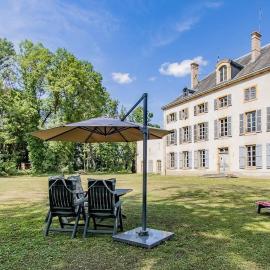 Marraycourt, Chateau-Chambre d'Hotes，位于Marcigny的酒店