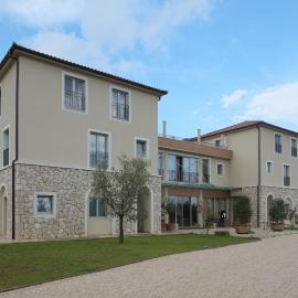 Magnificat Center,位于Bijakovići的酒店