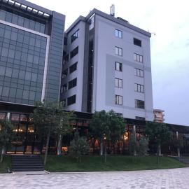 Riverside rooms at Hotel Fieri，位于费里的酒店