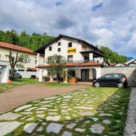 Apartma & RAfting，位于科巴里德的酒店