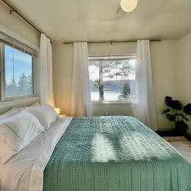 THE SHORELINE #1 - Ocean Views and Northern Lights，位于科迪亚克的酒店