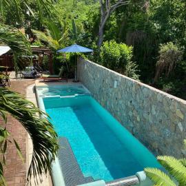 Hotel Restaurante Mi Jardin Troncones，位于特隆戈内斯的酒店