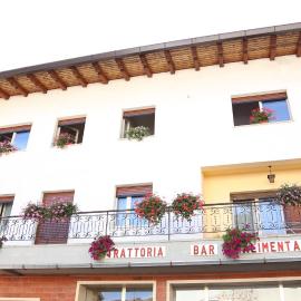 ALBERGO AL CACCIATORE，位于帕卢扎的酒店