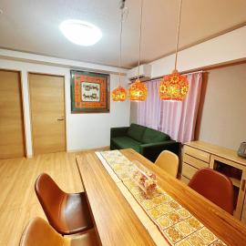 Entire貸切 JR北柏駅徒歩2分 HYGGE HOUSE 旅人の家 駐車無料 高速Wi-Fi フルキッチン 洗濯乾燥機 長期滞在 アメニティ完備 上野30分 成田空港60分，位于柏市的酒店