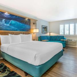Best Western Plus Capitola By-the-Sea Inn & Suites，位于卡皮托拉的酒店