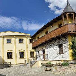 Hotel u Jindry，位于Železnice的酒店