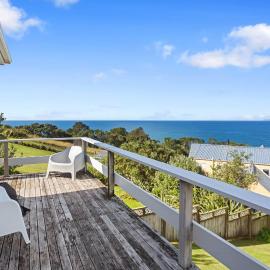 Mayor Magic - Onemana Holiday Home，位于Opoutere的酒店