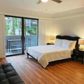 Hilo Lakefront Studio, Pool, Walk to Downtown