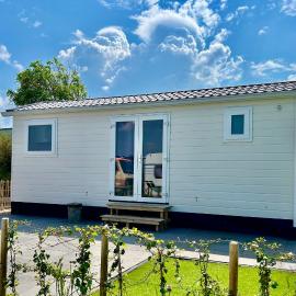 Tiny House in de duinen van IJmuiden aan Zee，位于艾默伊登的酒店