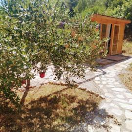 Secluded getaway tiny home - Skozanje bay, island Hvar，位于格迪恩赫的酒店