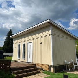Tiny house with shared pool, max 4 people，位于Heberg的酒店