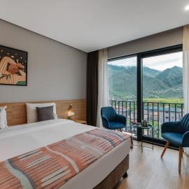 Hotel Memoir Kazbegi by DNT Group，位于卡兹贝吉的酒店