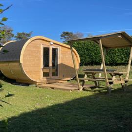 NUIT INSOLITE - Côte de granit rose - Camping Armor Loisirs，位于特雷伯尔当的酒店