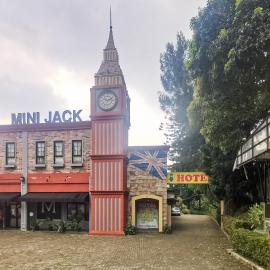 Hotel Container Inn Puncak Mitra RedDoorz