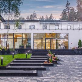 Hotel Przystań Przy Lesie，位于Lewiczyn的酒店