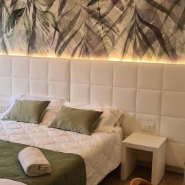 Hotel Eros，位于利尼亚诺萨比亚多罗的酒店