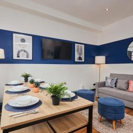 Large House Close To Leeds - Ideal For Groups，位于海丁利的酒店