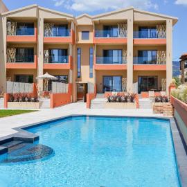 Castaway Suites - Studios Christos，位于利迈纳里亚的酒店