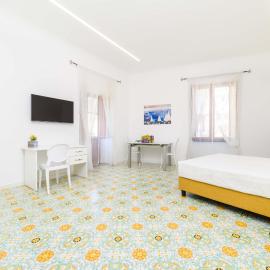 Sara luxury rooms，位于梅塔的酒店