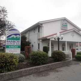 Rainbow Motor Inn，位于奇利瓦克的酒店