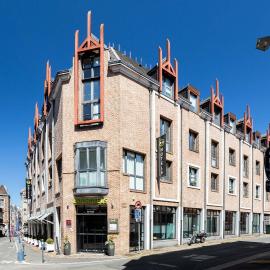 B&B HOTEL Arras Centre Les Places，位于阿拉斯的酒店