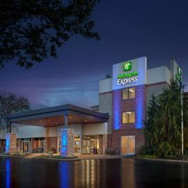Holiday Inn Express - Akron NW - Fairlawn by IHG，位于亚克朗的酒店
