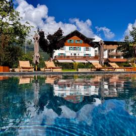 L'Arcalod & Bistrot Jeanne - Lac d'Annecy - Hôtel Restaurant Spa，位于杜萨尔的酒店