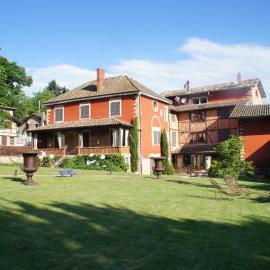 Les Jardins de la Tour,位于沙拉龙恩河畔沙蒂利翁的酒店