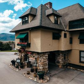 Stonehurst Manor Breakfast & Dinner Included，位于北康威的酒店