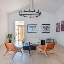 Casa del Candelabra - Light-Filled Luxury Retreat Minutes from Town，位于Bellbrae的酒店