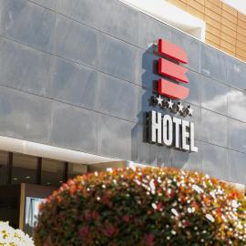 Bhotel，位于拉戈内格罗的酒店