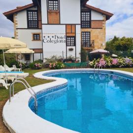 Hotel Colegiata，位于桑提亚纳德玛的酒店