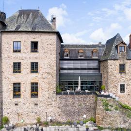 Hôtel Joyet de Maubec，位于于泽什的酒店