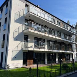 APARTAMENTY PIASKOWE BŁĘKITNA 5 - 1 lub 2 sypialnie, 250 m do plaży，位于罗威的酒店