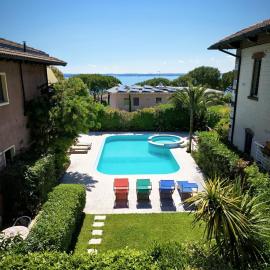 Villa Maria Apartments，位于莫尼加的酒店