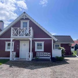 Hyggeligt sommerhus tæt på vandet i Bro Strand，位于Brenderup的酒店