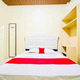 RedDoorz Syariah at Aisyah Stabat，位于Stabat的酒店
