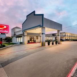 Econo Lodge Texarkana I-30，位于特克萨卡纳-德克萨斯的酒店