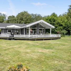 Stunning Home In Bogense With Sauna，位于博恩瑟的酒店
