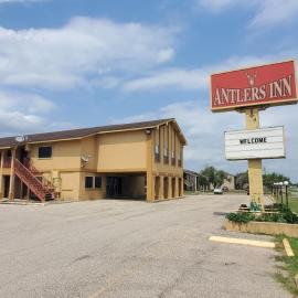Antlers Inn，位于Cuero的酒店