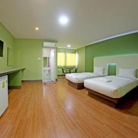 Central Park Hotel,位于信武里府的酒店