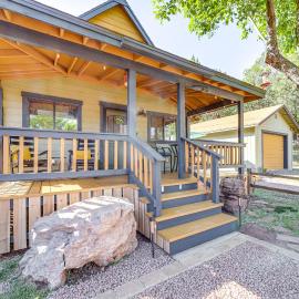 Pine Cabin w/ Fire Pit & Gazebo - Steps to Trails，位于Pine的酒店