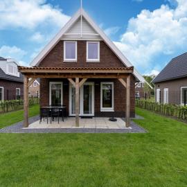 Holiday Home in South Holland by Stompaarde Plas，位于Simonshaven的酒店
