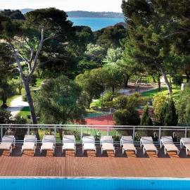 Hôtel Club la Font des Horts，位于耶尔的酒店