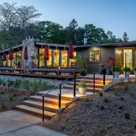 Otis Harbor Springs，位于哈伯斯普林斯的酒店